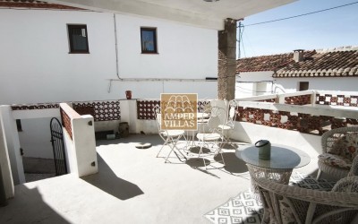 A village house in Altea la Vella on 2 floors with several terraces.